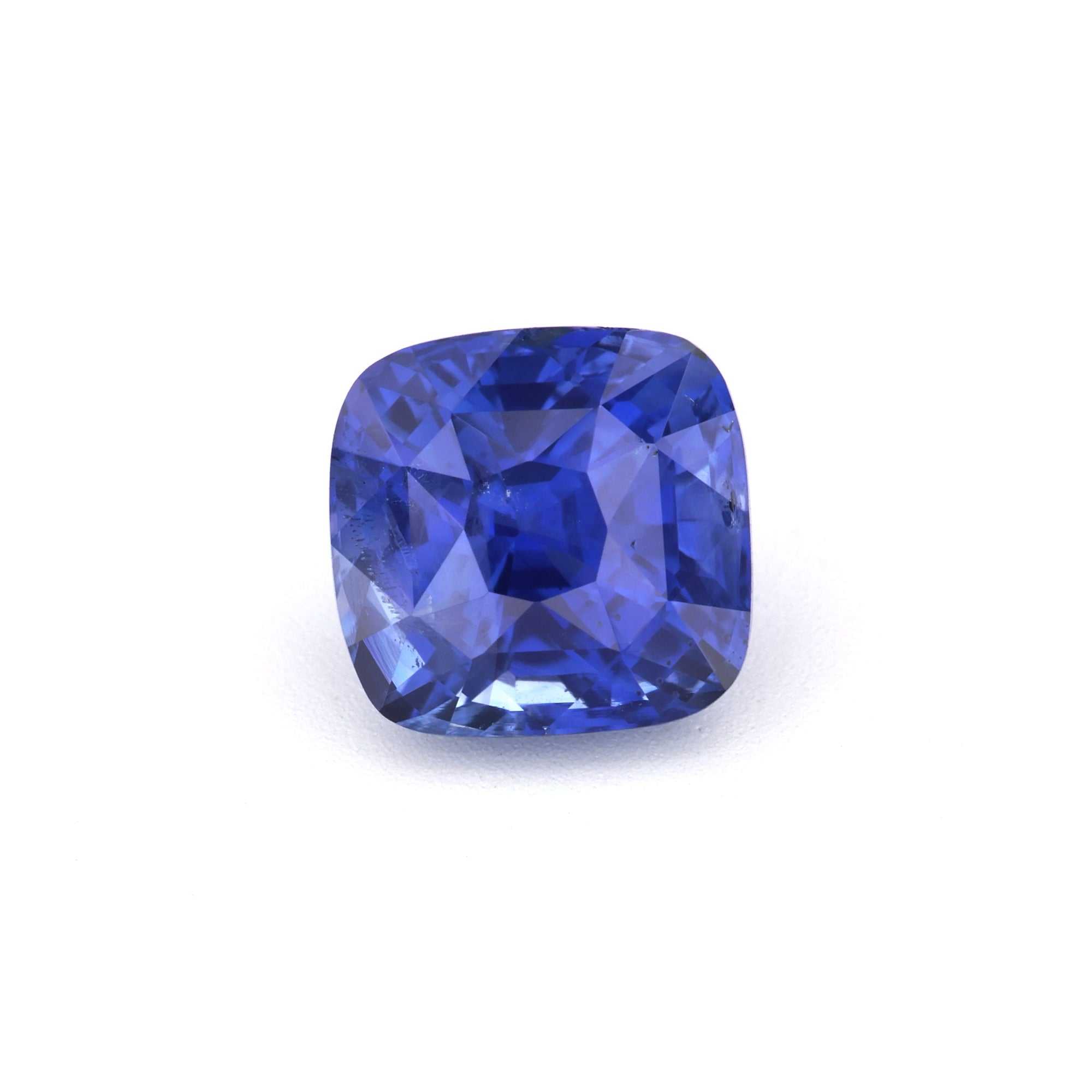 2.04 ct natural unheated blue sapphire gemstone with cornflower blue hue and excellent clarity