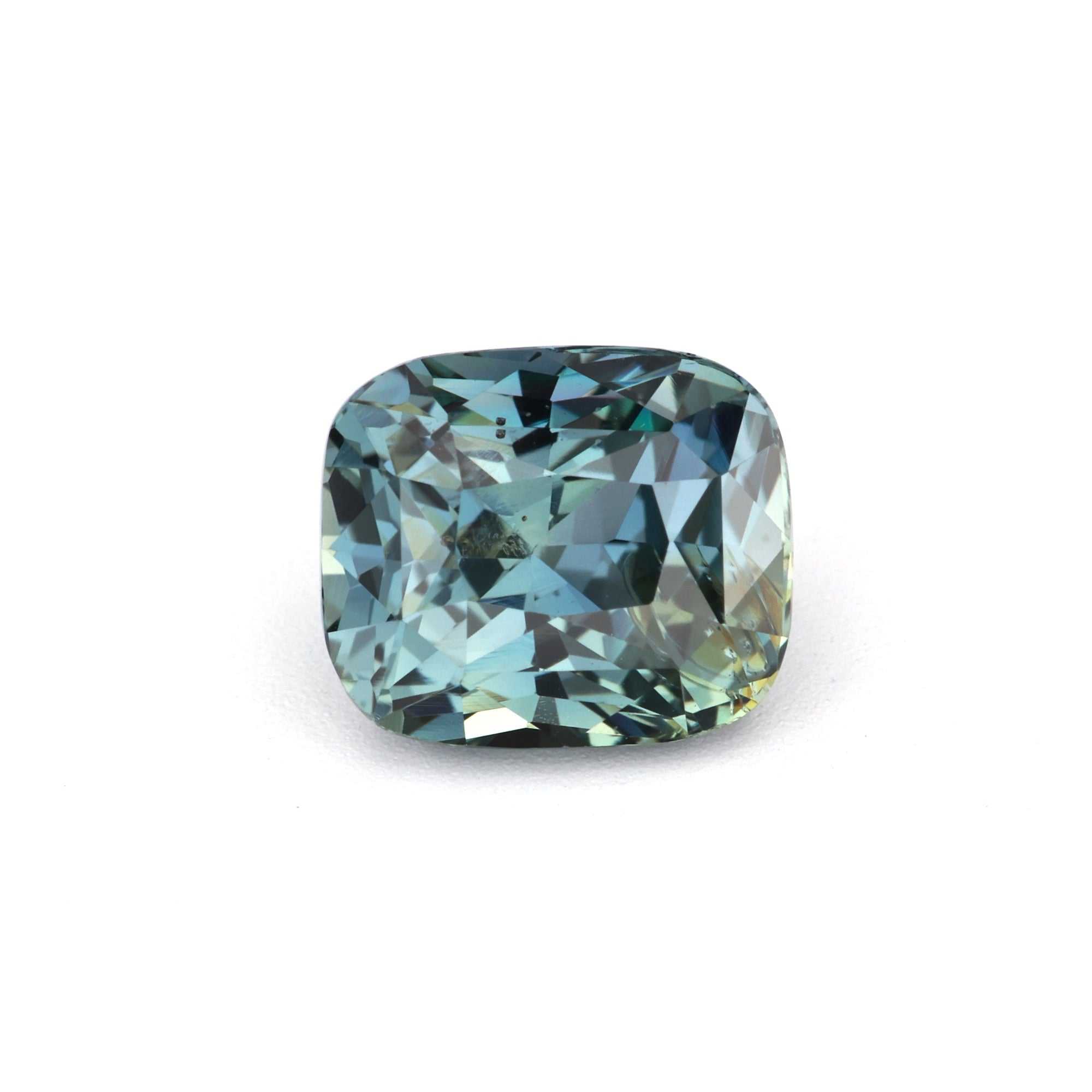1.75 ct unheated teal sapphire gemstone with excellent clarity and brilliance