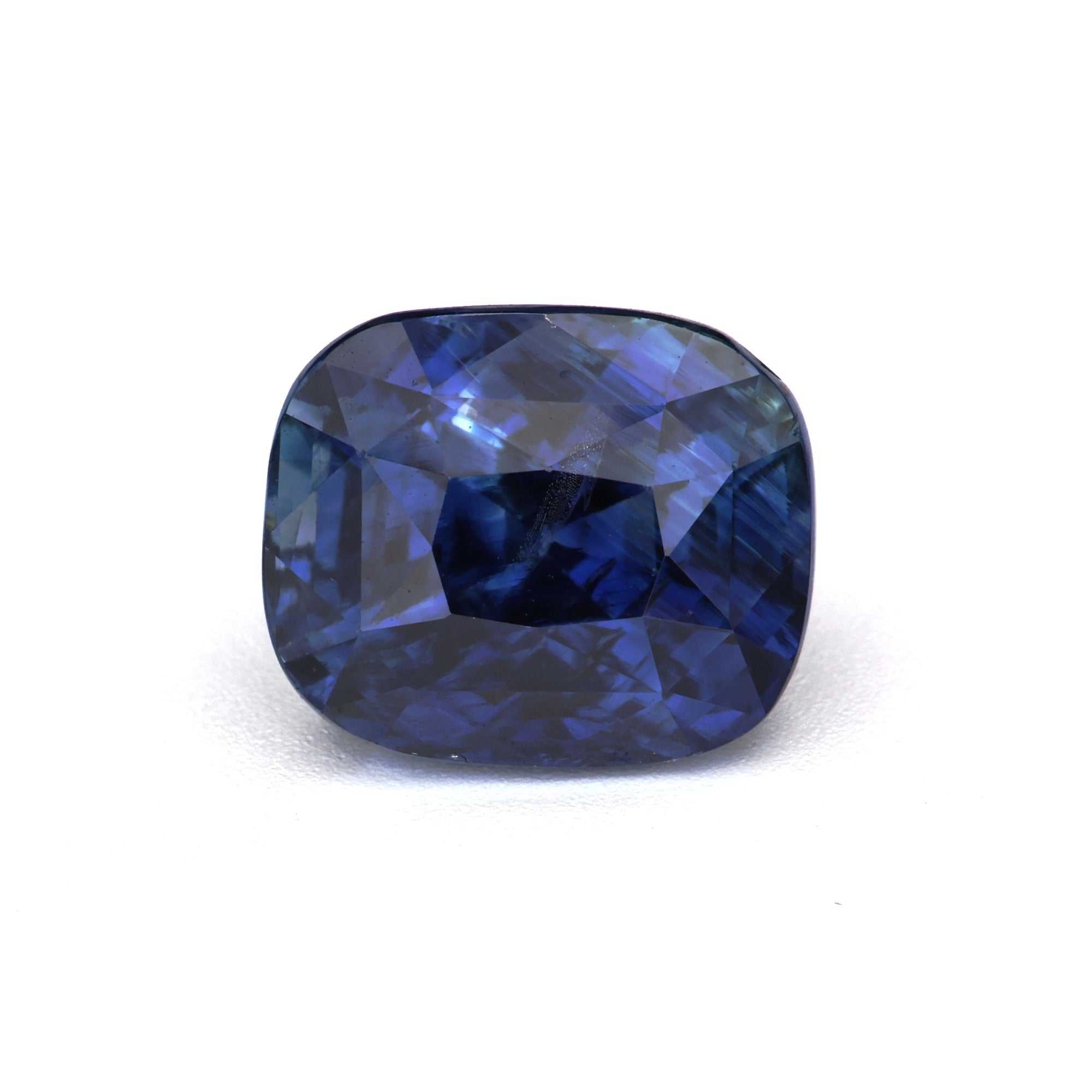 Deep blue unheated sapphire gemstone with exceptional brilliance and durability for jewelry