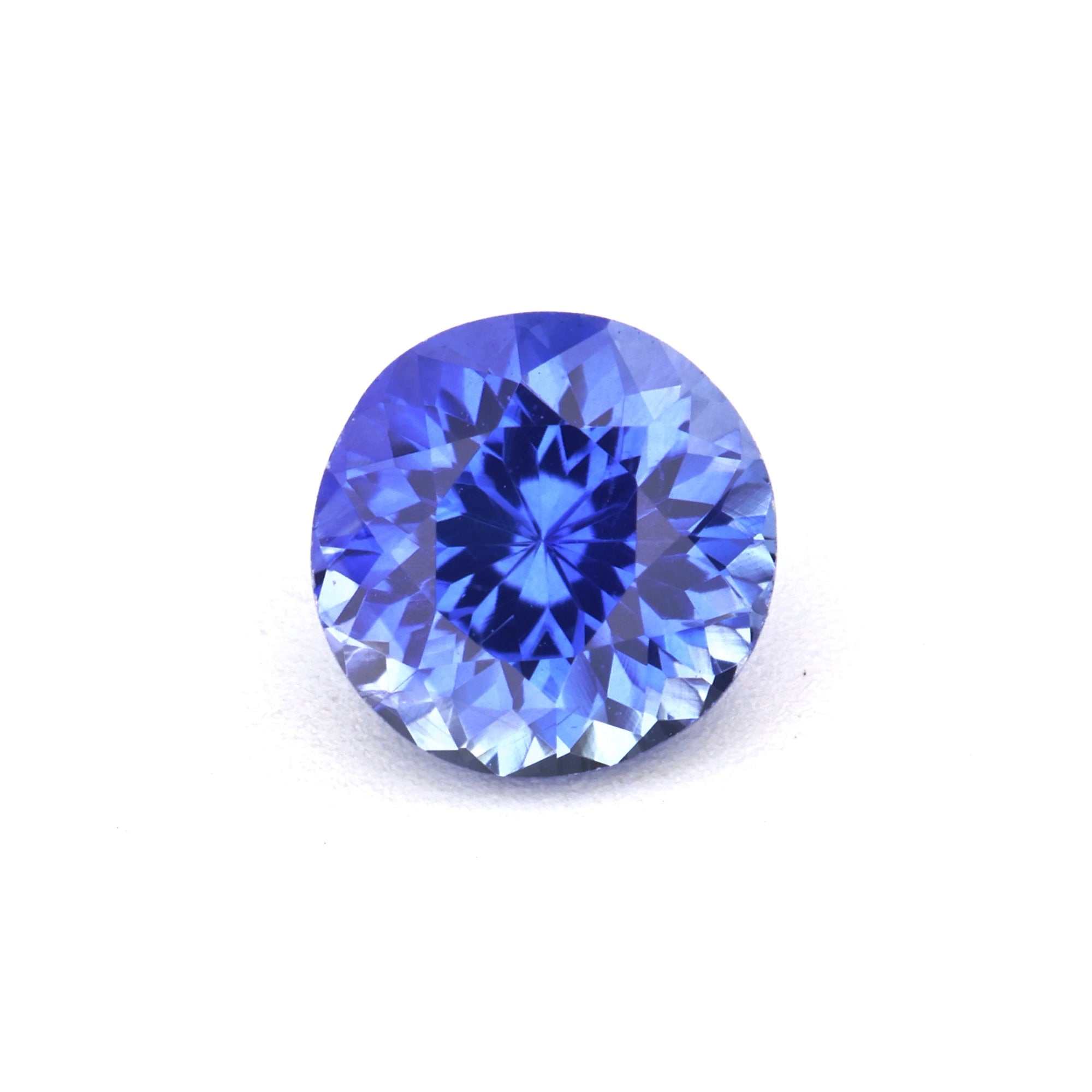 blue sapphire gemstone with Ceylon blue color and exceptional clarity for fine jewelry