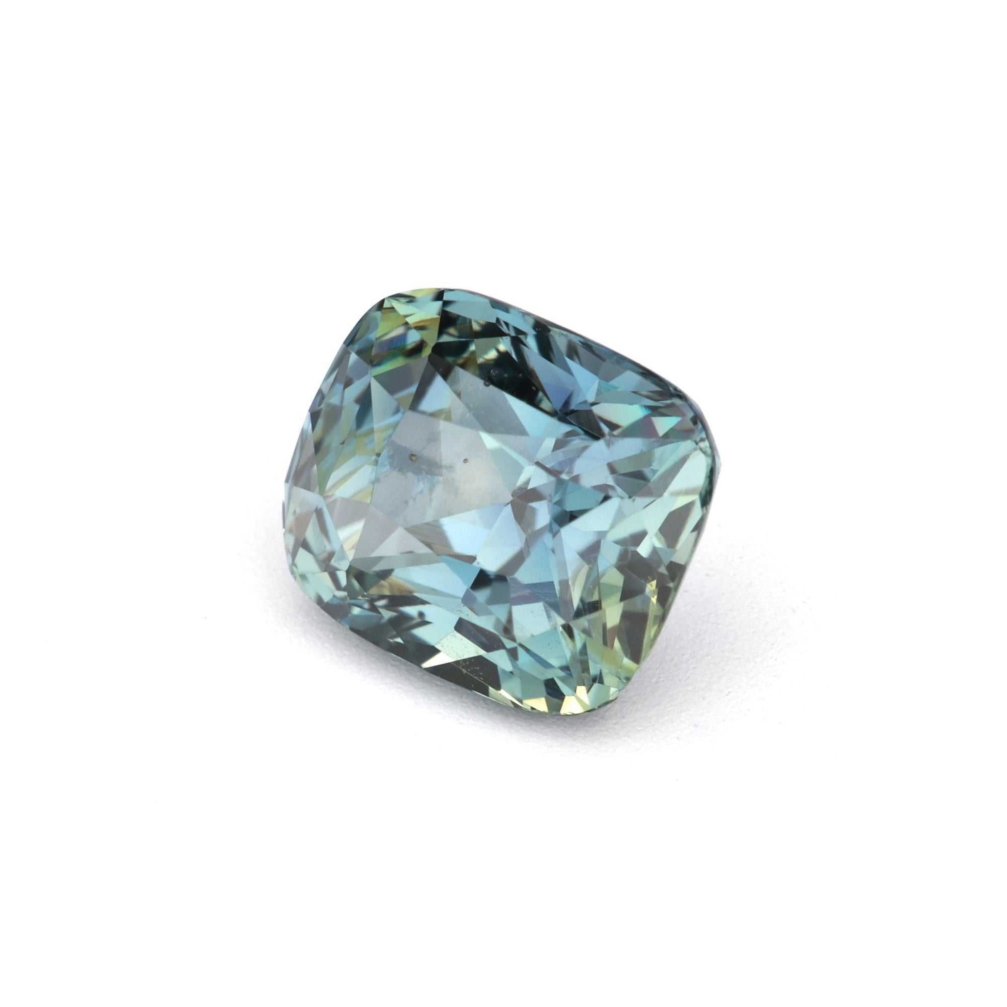 1.75 ct unheated teal sapphire gemstone with excellent clarity and brilliant cut