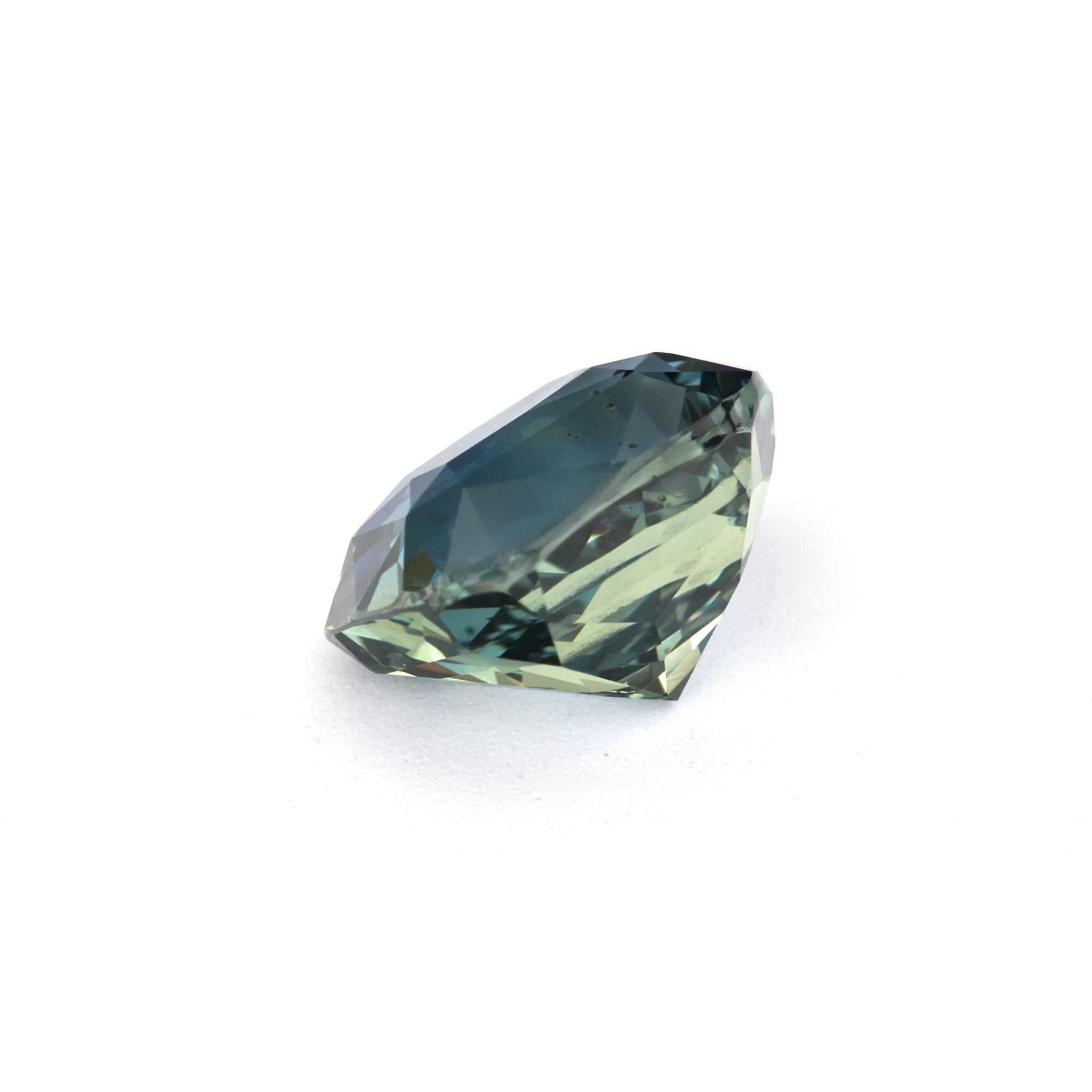 1.75 ct unheated teal sapphire gemstone with natural clarity and teal color