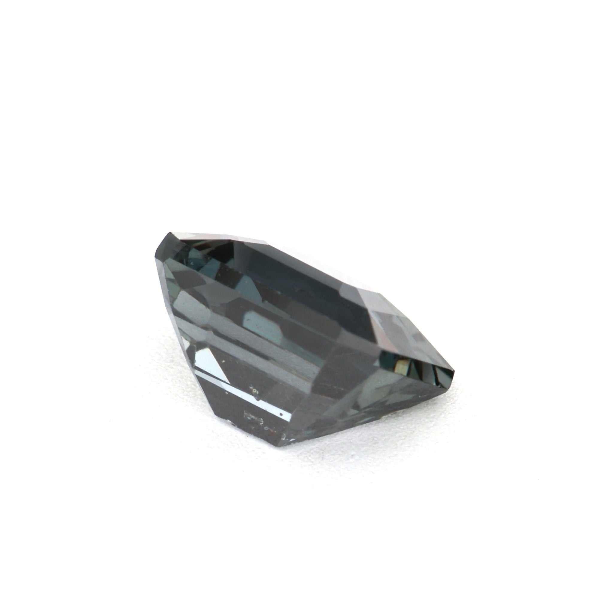 1.03ct untreated natural color change sapphire shifting from green to reddish purple with high clarity and precision cut