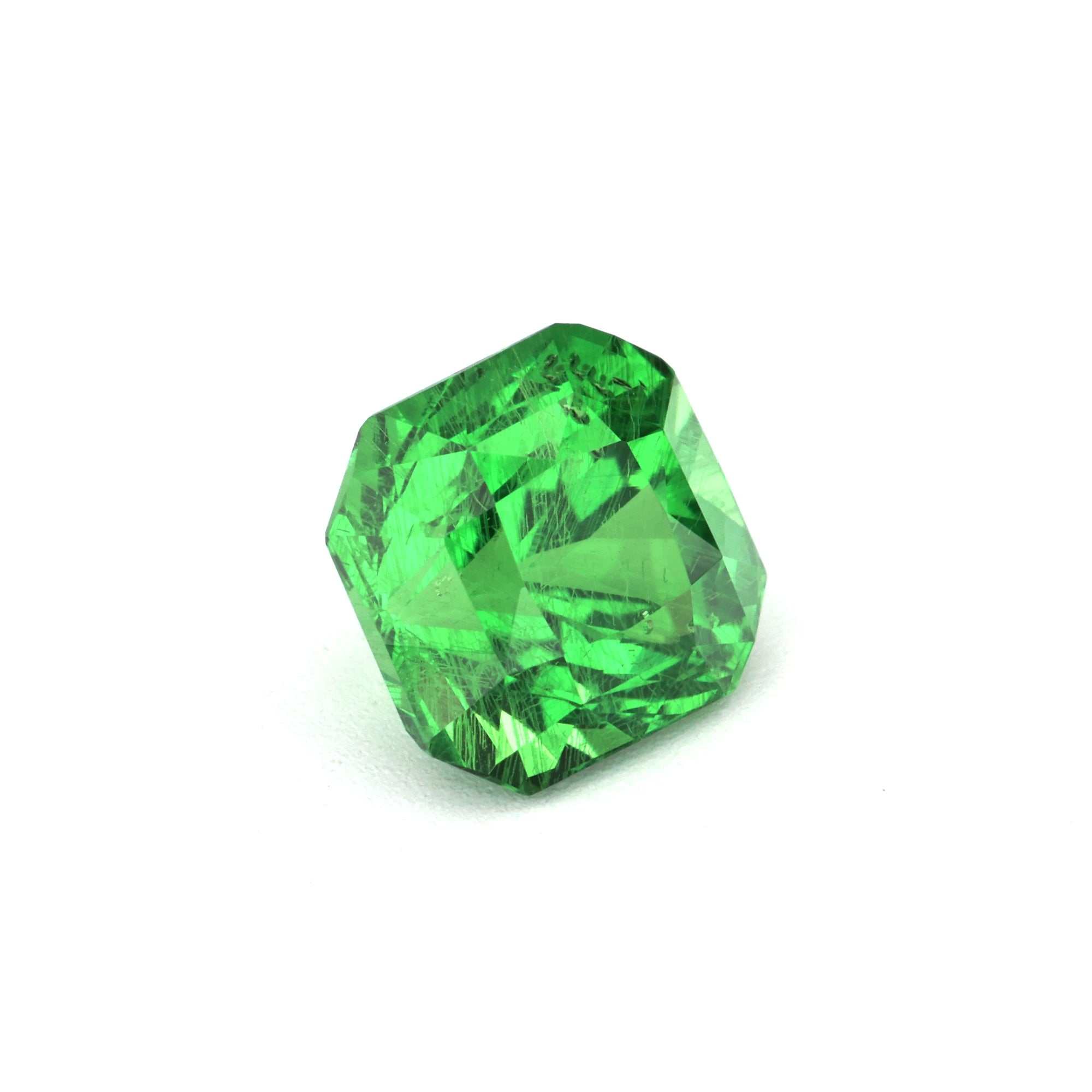 1.09ct vibrant green tsavorite garnet gemstone with exceptional brilliance and clarity
