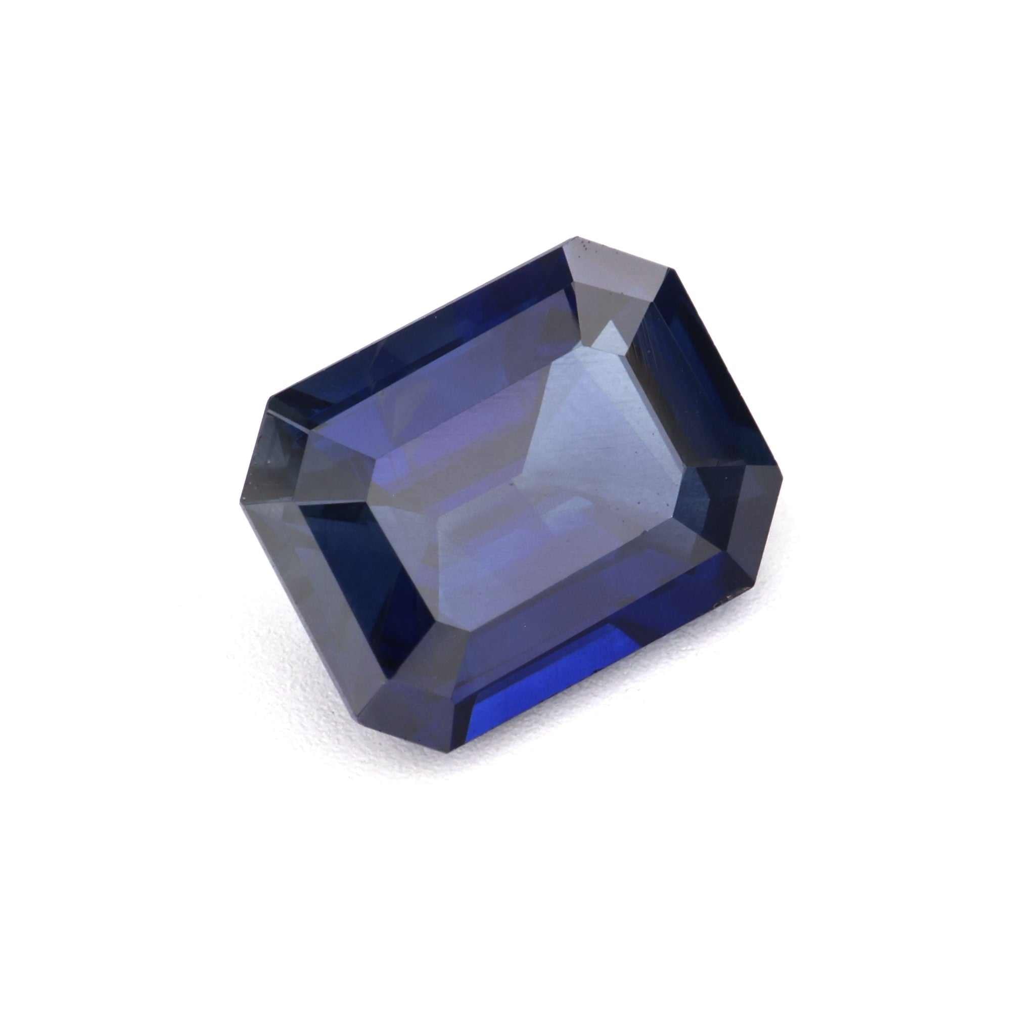 1.32 ct deep blue sapphire gemstone with excellent clarity and brilliance