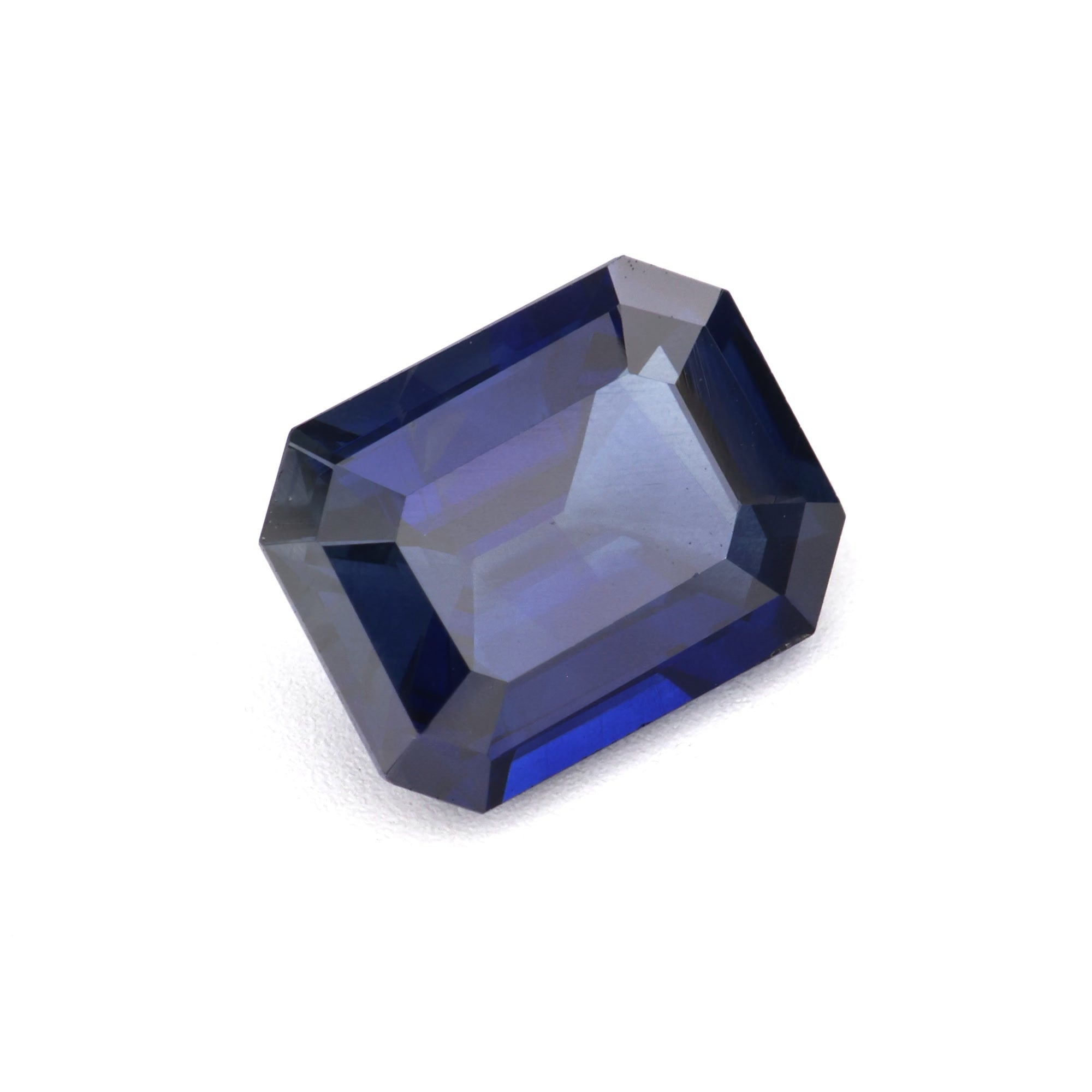 1.32 ct Deep blue Sapphire