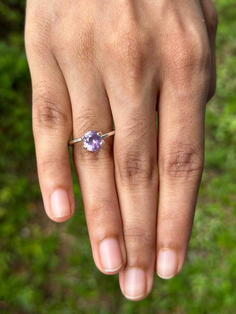 1.46 ct violet sapphire unheated natural gem from Sri Lanka with excellent clarity and brilliance