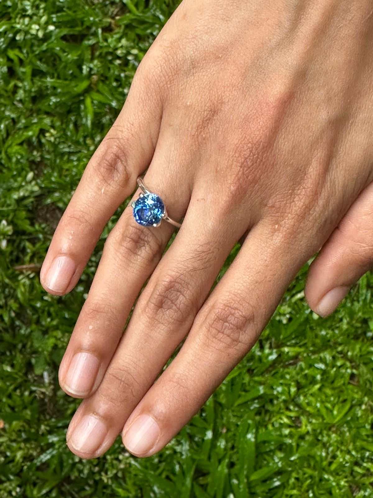 4.00 ct GIA certified AAA grade blue sapphire gemstone with deep blue hue and excellent clarity