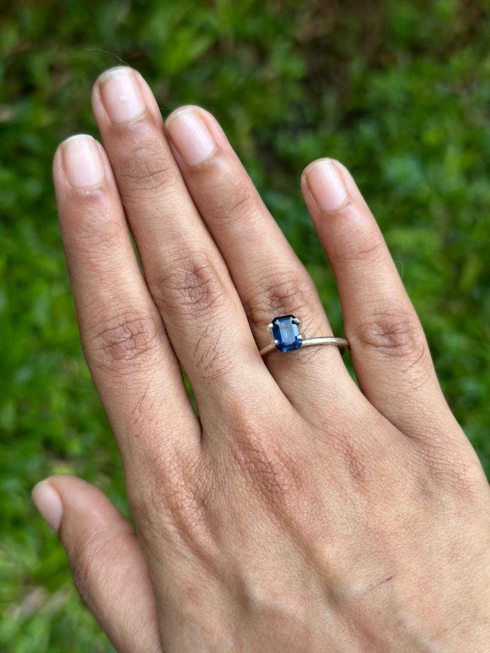 1.32 ct deep blue sapphire gemstone with rich color and brilliant clarity