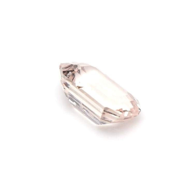 1.50 ct peach sapphire gemstone with brilliant peach hue and excellent clarity