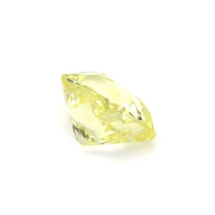 2.48 ct untreated pale yellow sapphire gemstone with excellent clarity and natural golden hue
