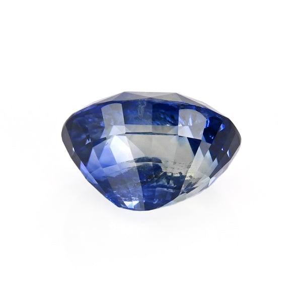 4.99 ct bi-color sapphire with distinctive white color band and excellent clarity certified by GIA