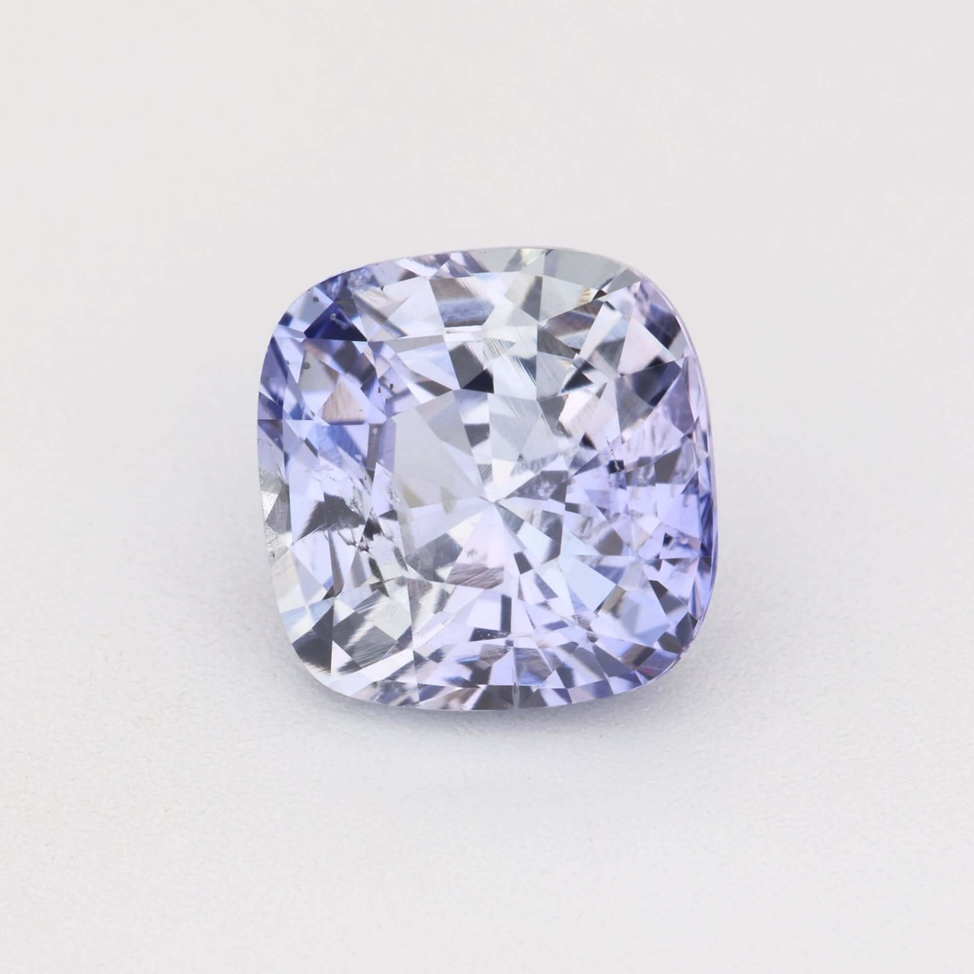 1.64 Ct Lavender Sapphire gemstone with violet-gray color for jewelry