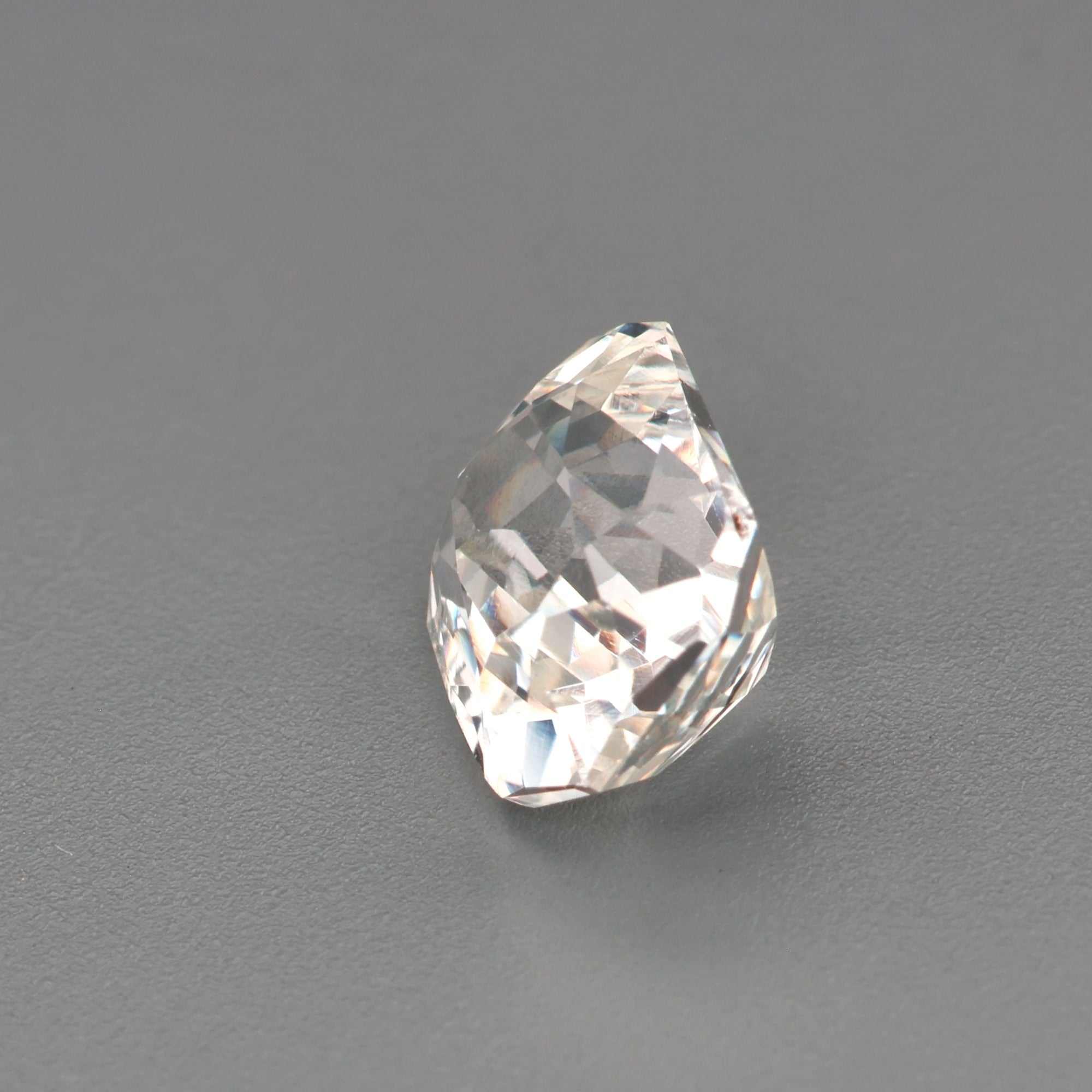 1.13 ct untreated white sapphire gemstone with excellent clarity and brilliant sparkle for jewelry designs