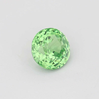 1.07 ct vibrant green Tsavorite garnet with excellent clarity and brilliant sparkle