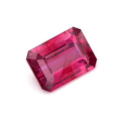 1.09 ct ruby gemstone with deep red color and excellent clarity, ideal for custom jewelry and engagement rings