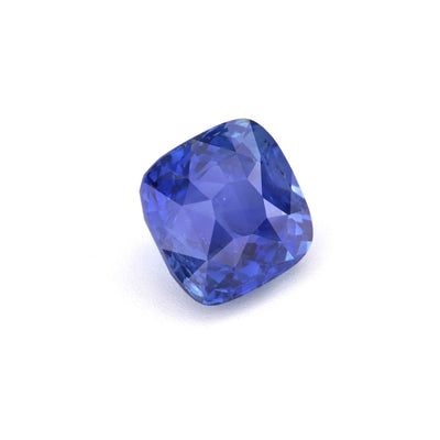 2.04 ct natural unheated blue sapphire gemstone with cornflower blue hue and excellent clarity