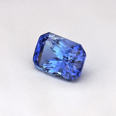 2.05 ct heated blue Ceylon sapphire, radiant cut, GIA certified, close-up view