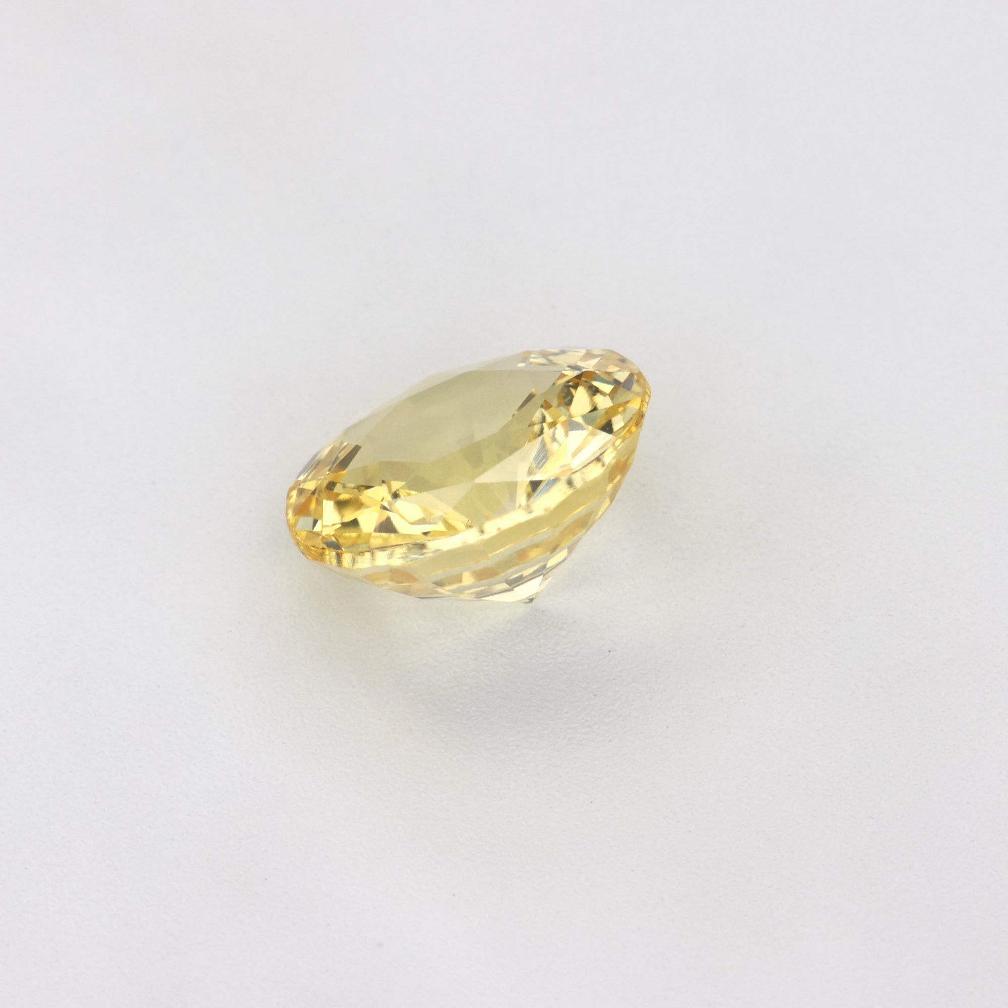 1.44 ct unheated yellow Ceylon sapphire, round cut, GIA certified, top view