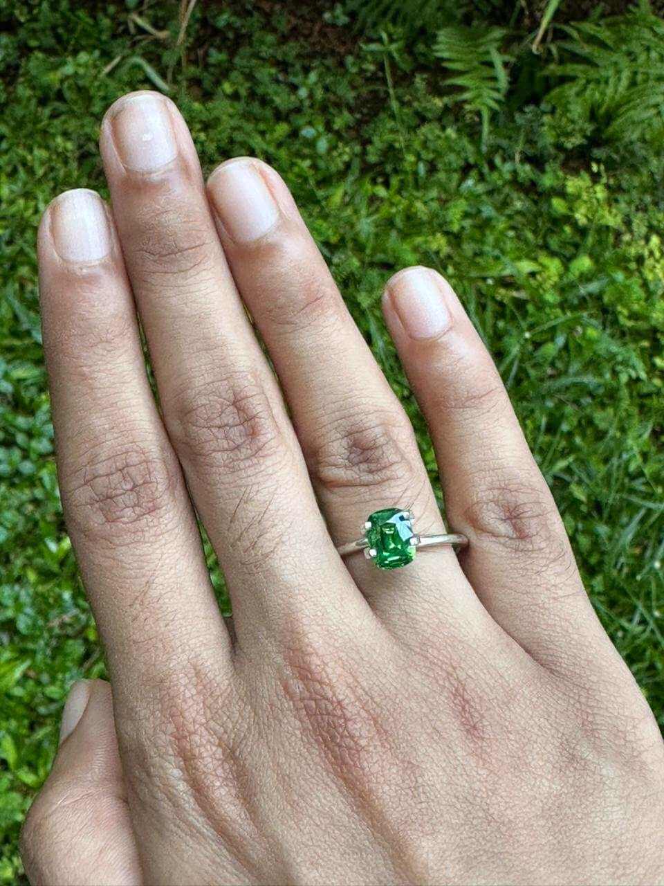 1.86 carat vibrant green tsavorite garnet gemstone with excellent clarity and brilliance