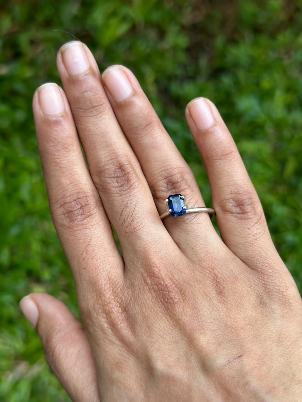 1.32 ct Deep blue Sapphire
