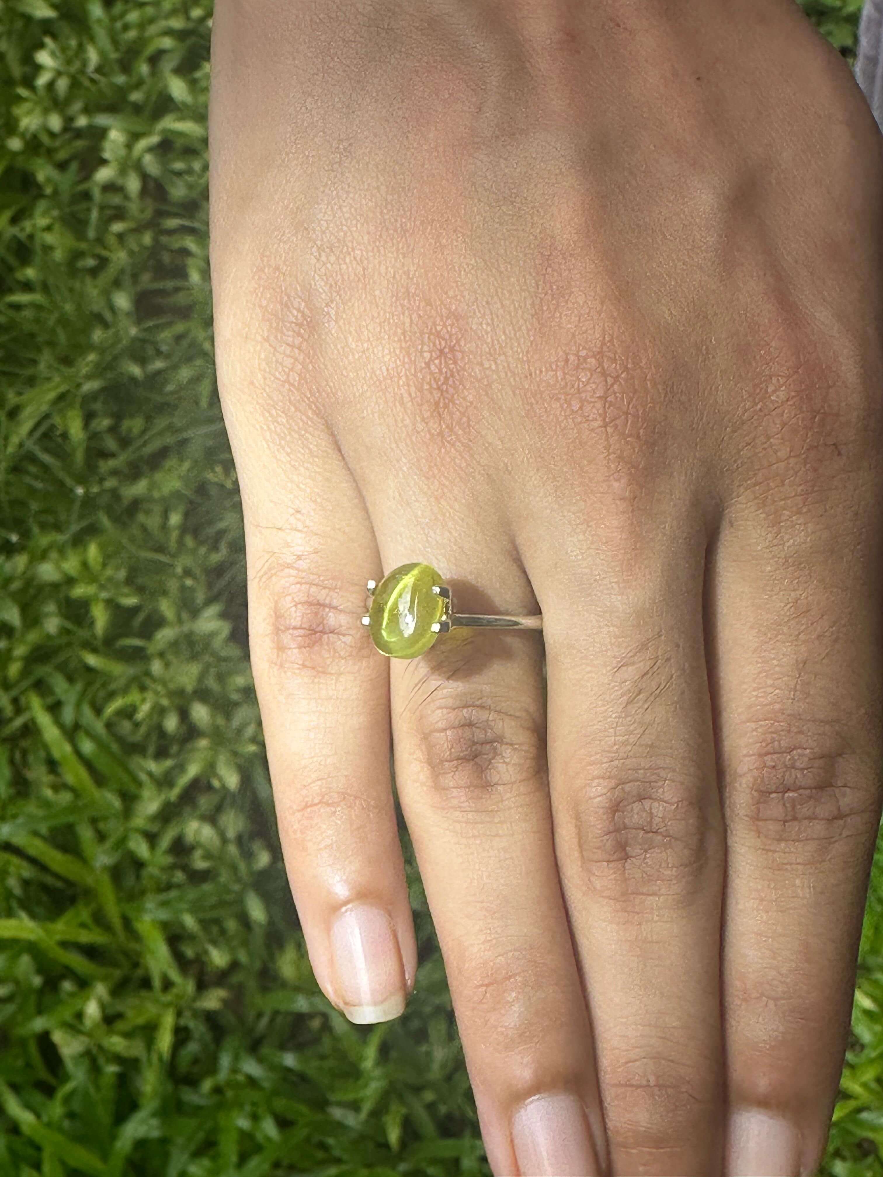 Chrysoberyl Cats eye hand 