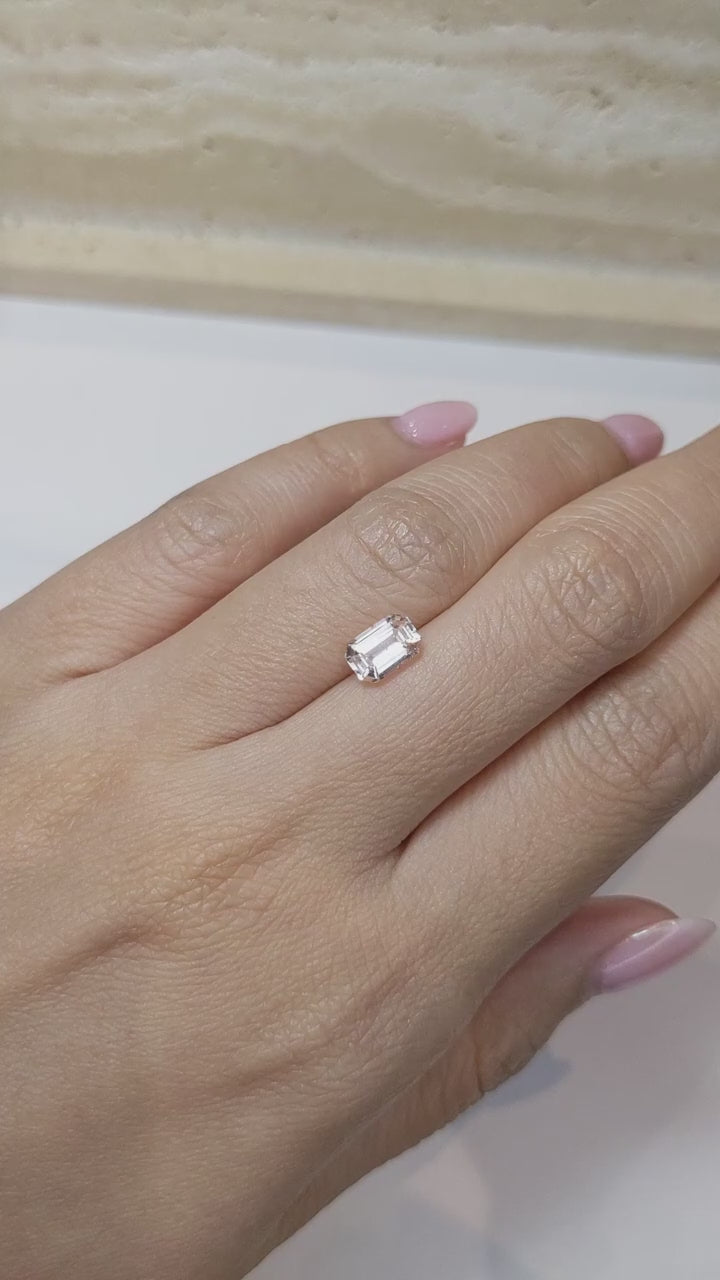 1.50 ct Peach Sapphire