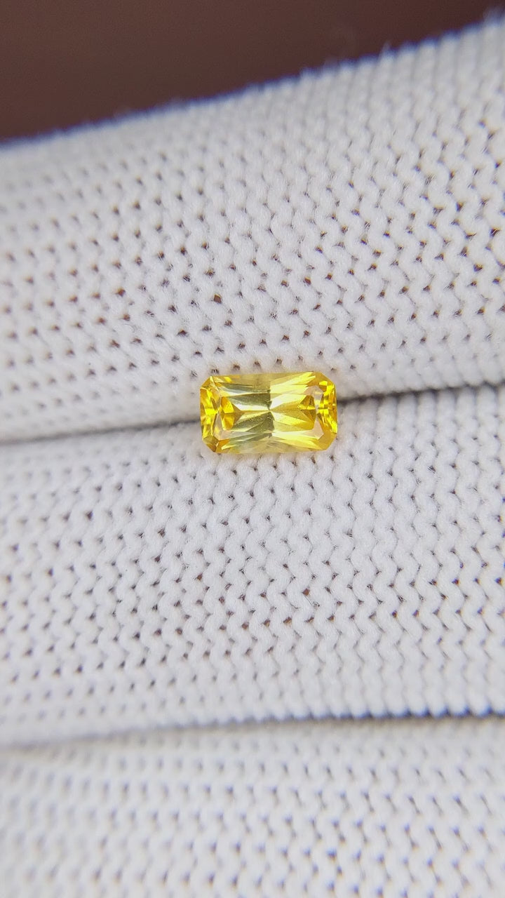 1.00 ct Yellow Sapphire