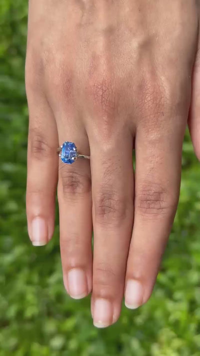 3.09 ct Radiant cut Natural Ceylon blue Sapphire gemstone with GIA report