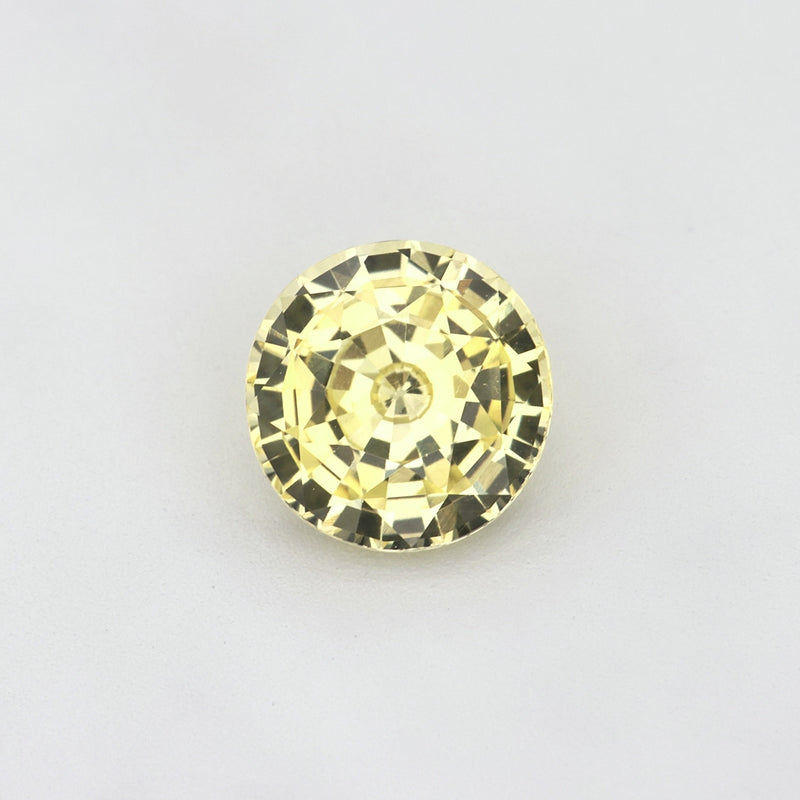 1.44 ct Round Ceylon Yellow Sapphire video showing color and brilliance.