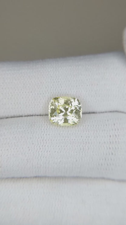 2.48 ct pale Yellow Sapphire ~ Untreated ~ GIA