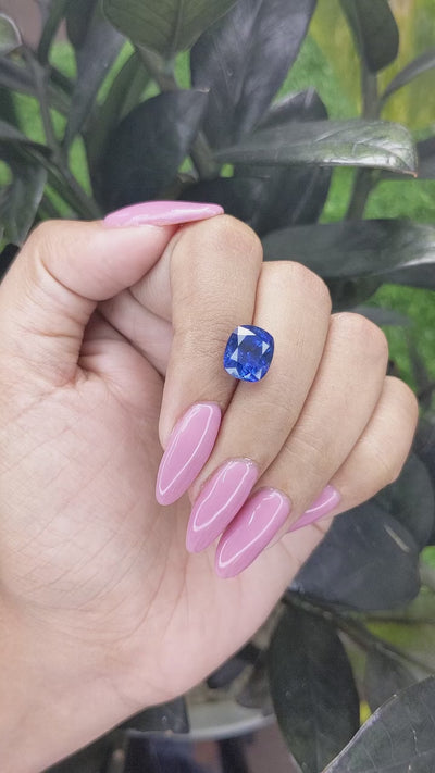 5.16 ct vivid Blue cushion Blue Sapphire from Ceylon