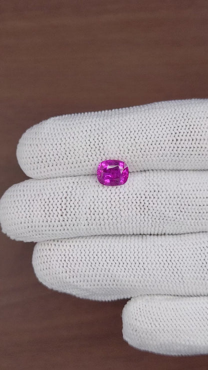 2.13 ct Purplish Pink Sapphire