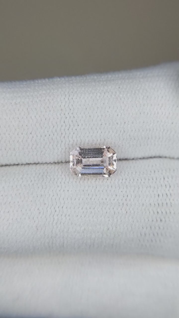 1.50 ct Peach Sapphire