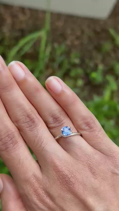 1.55 ct Blue Sapphire