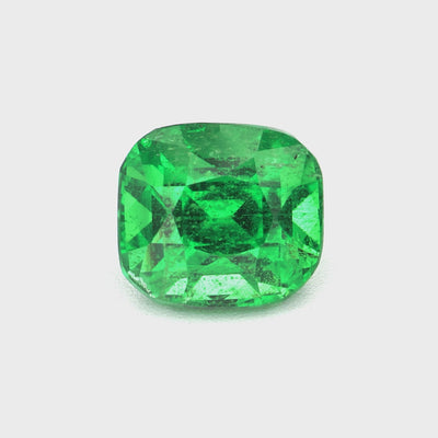 1.01 ct vivid green tsavorite garnet rotating to show brilliance and emerald-like color
