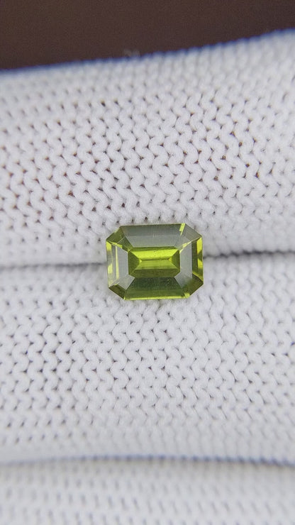 1.60 ct Green Sapphire ~ unheated