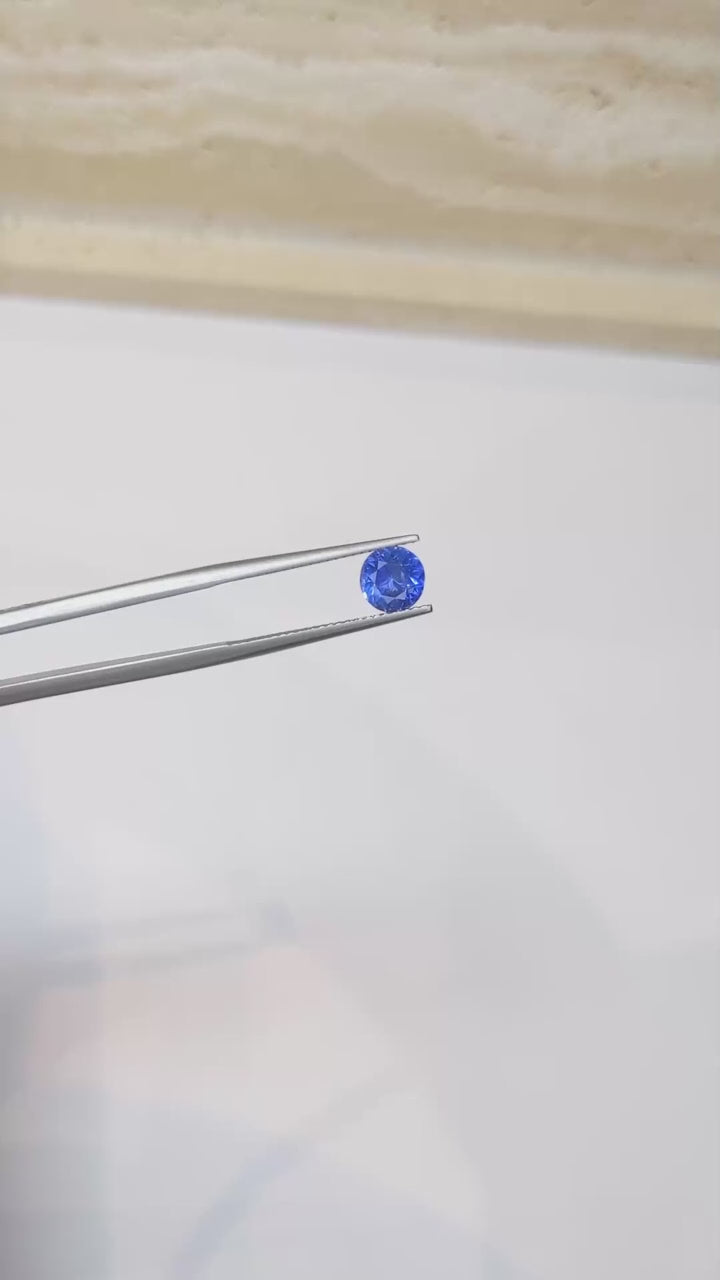 1.62 ct Blue Sapphire