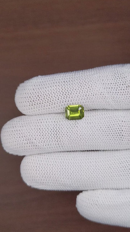 1.60 ct Green Sapphire ~ unheated