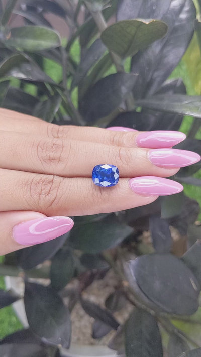 5.16 ct vivid Blue cushion Blue Sapphire from Ceylon