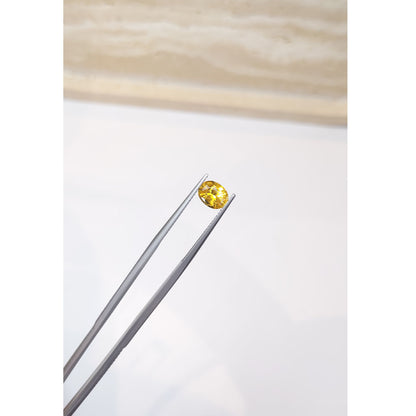 1.52 ct  vivid Yellow Sapphire