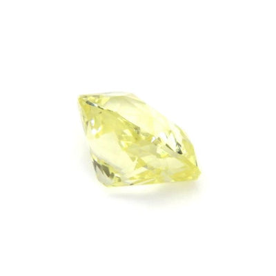 2.48 ct untreated pale yellow sapphire gemstone with excellent clarity and natural golden hue