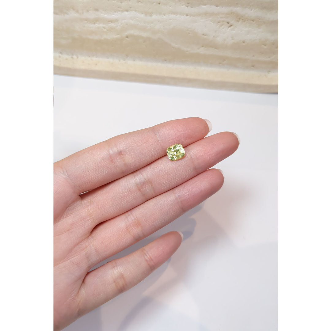 2.48 ct pale Yellow Sapphire ~ Untreated ~ GIA